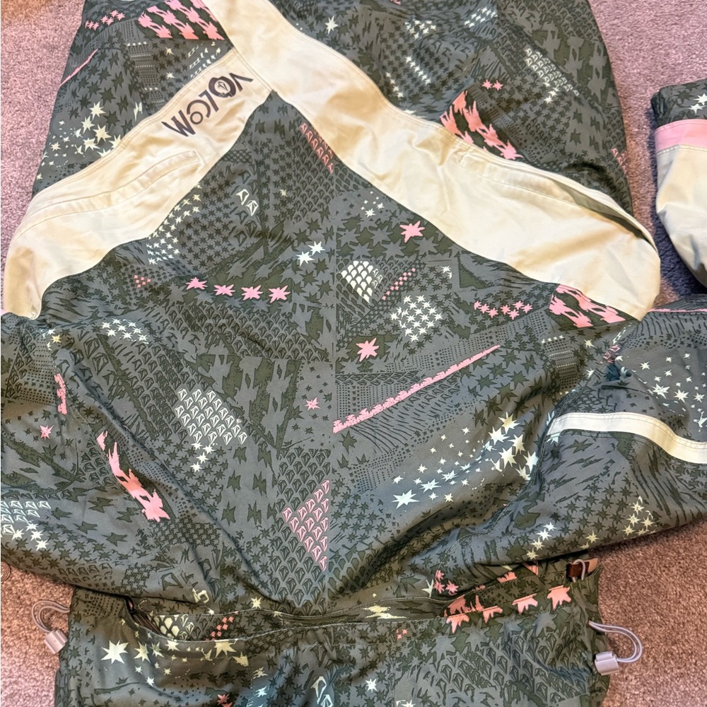 Volcom Womens Snow Jacket - Picture 4 of 4